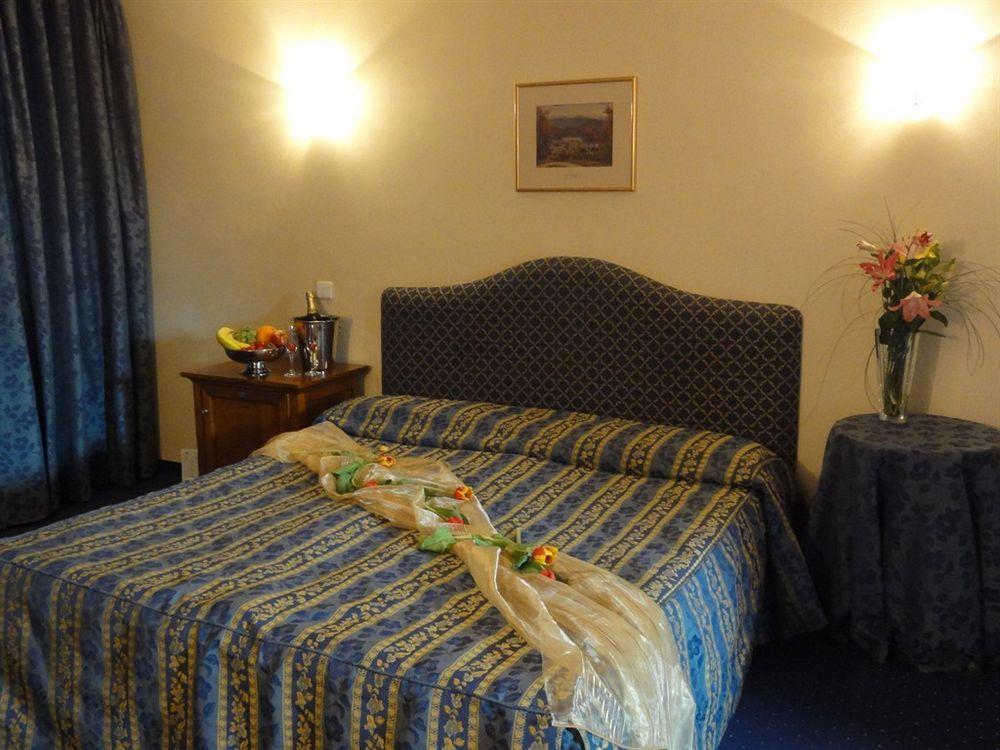 Hotel Tyl Прага Екстериор снимка
