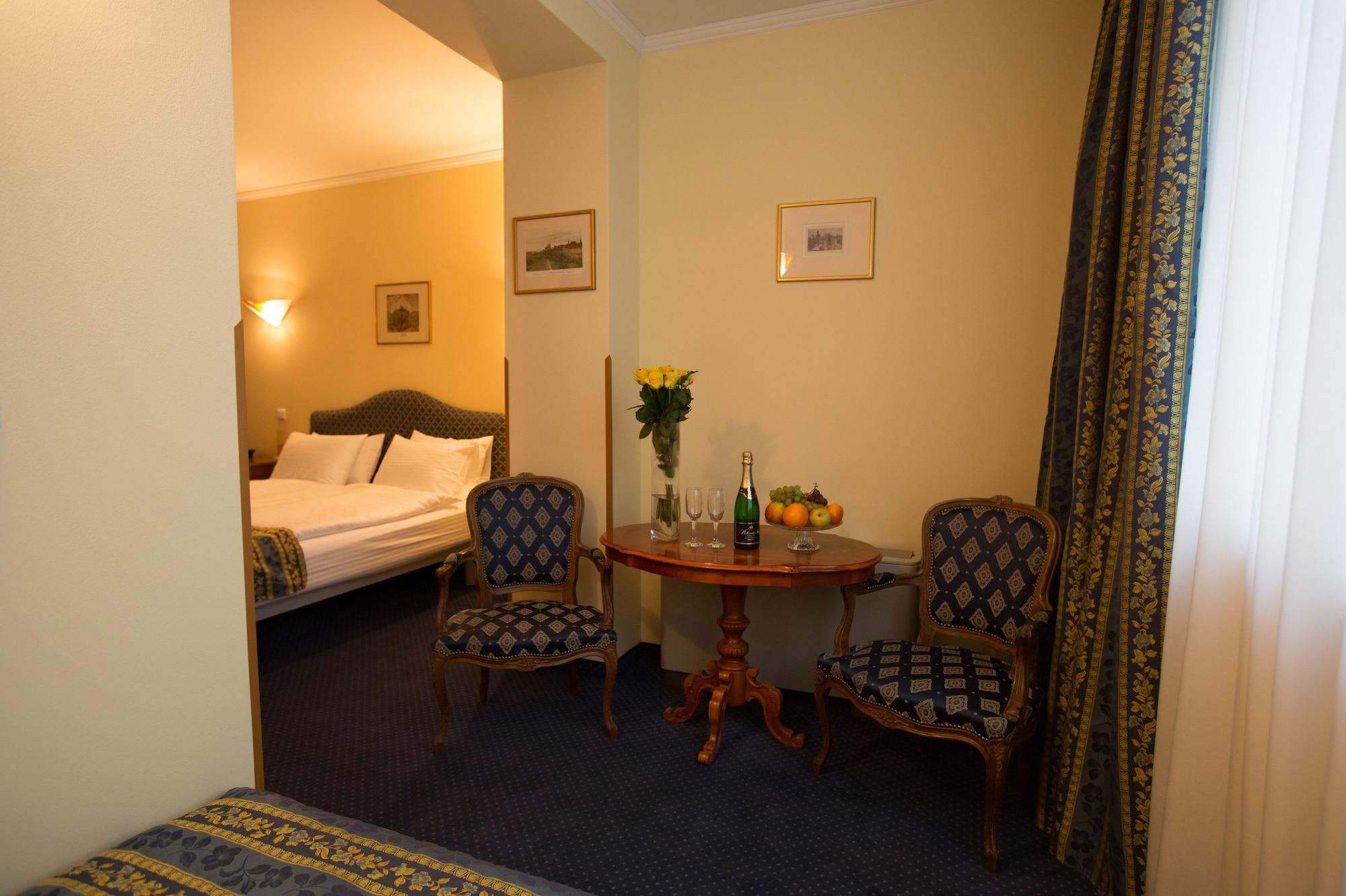 Hotel Tyl Прага Екстериор снимка