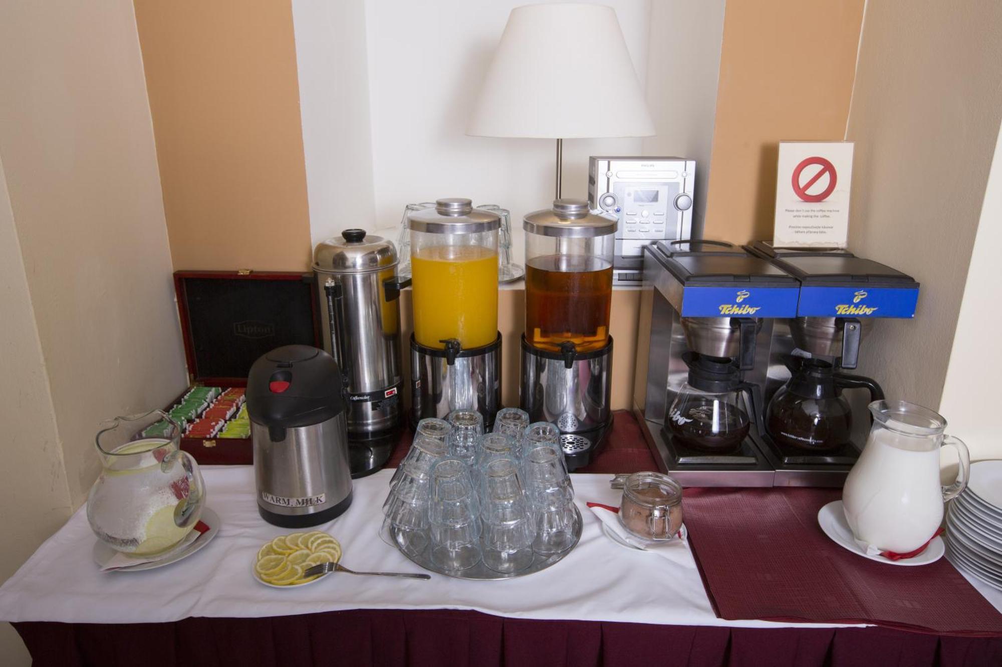 Hotel Tyl Прага Екстериор снимка