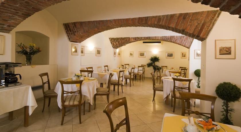 Hotel Tyl Прага Екстериор снимка