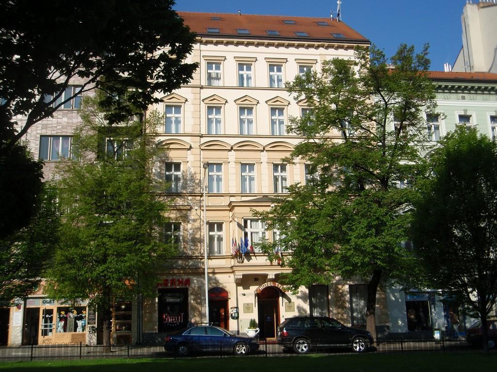 Hotel Tyl Прага Екстериор снимка