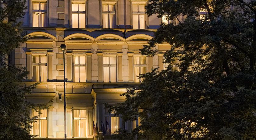 Hotel Tyl Прага Екстериор снимка