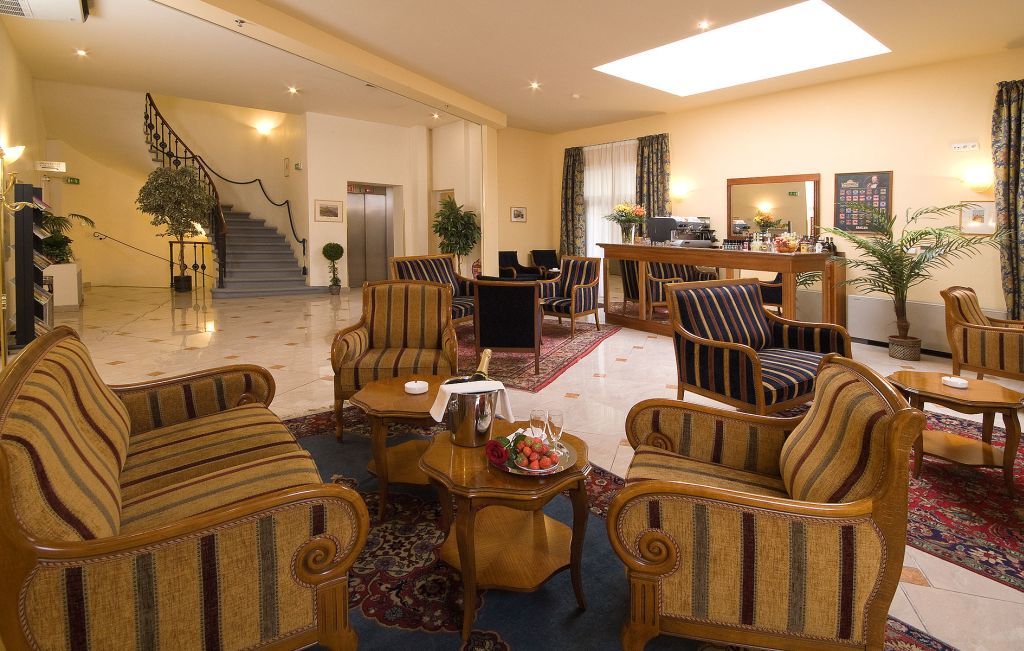 Hotel Tyl Прага Екстериор снимка