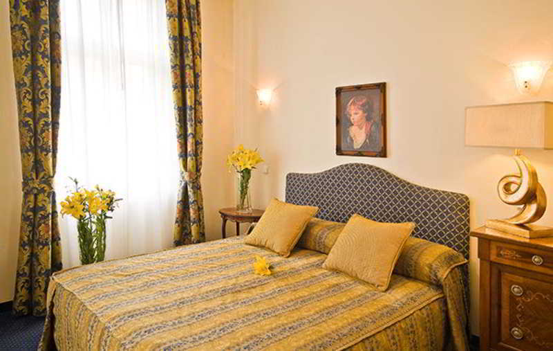 Hotel Tyl Прага Екстериор снимка