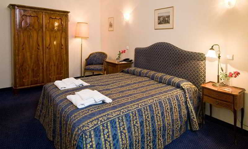 Hotel Tyl Прага Екстериор снимка
