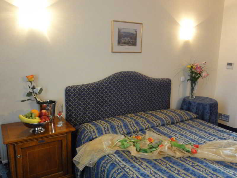 Hotel Tyl Прага Екстериор снимка