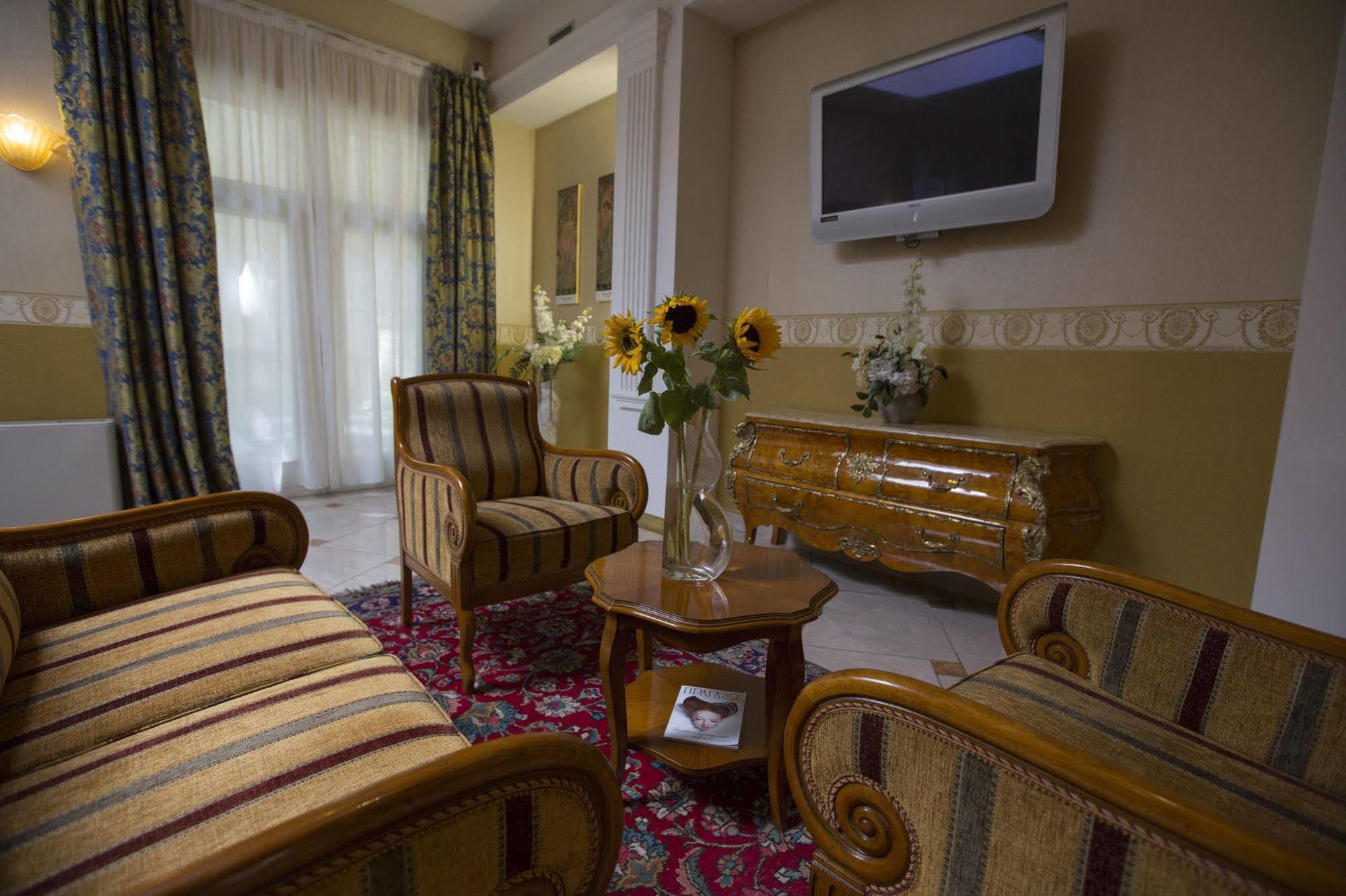 Hotel Tyl Прага Екстериор снимка