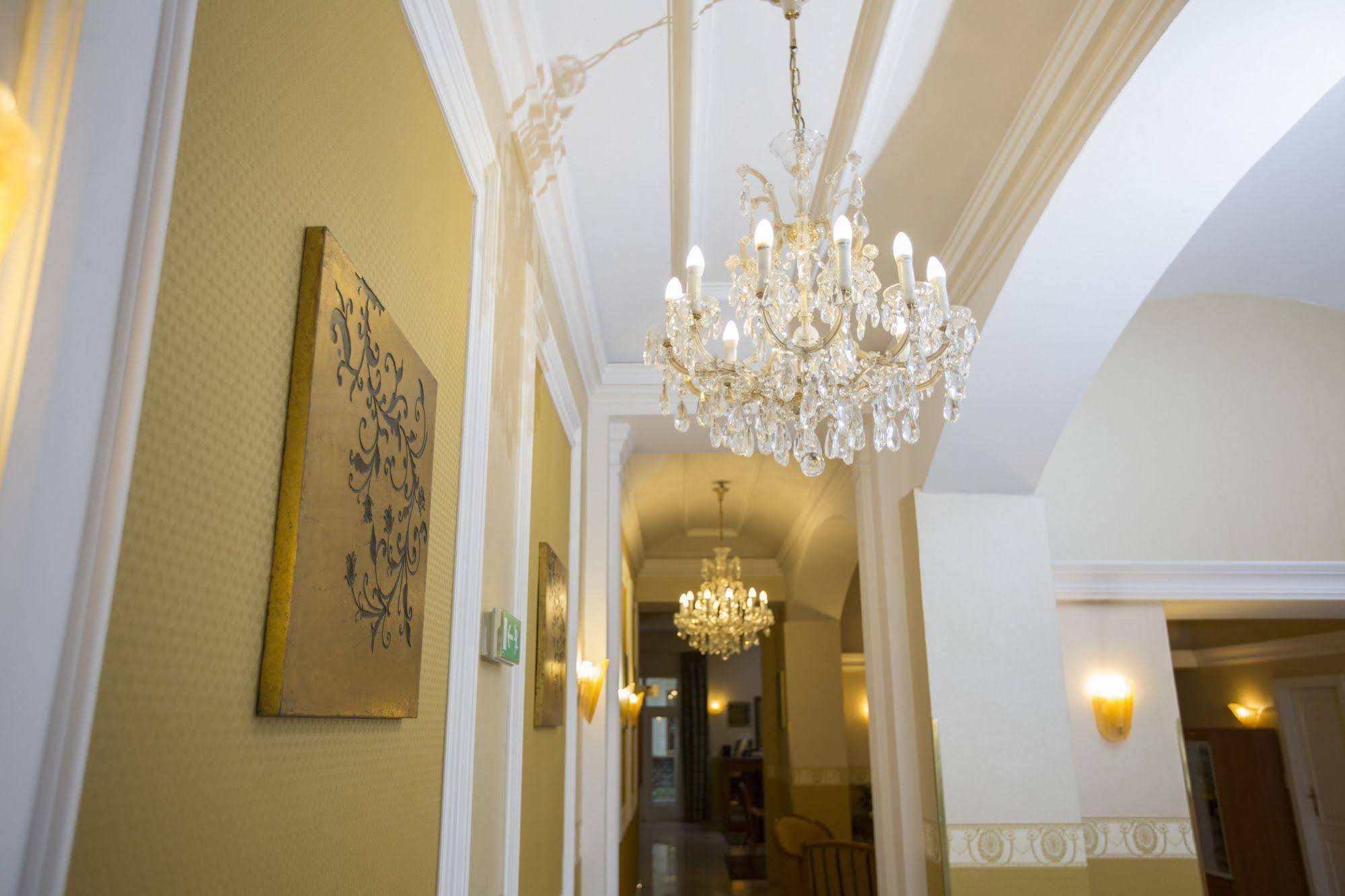 Hotel Tyl Прага Екстериор снимка