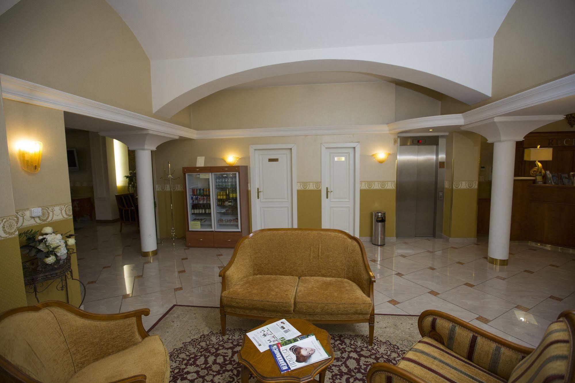 Hotel Tyl Прага Екстериор снимка