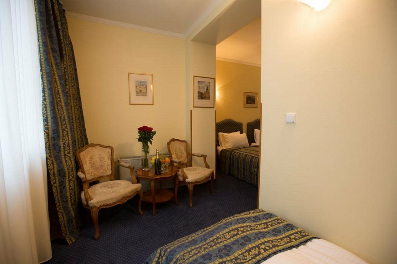 Hotel Tyl Прага Екстериор снимка
